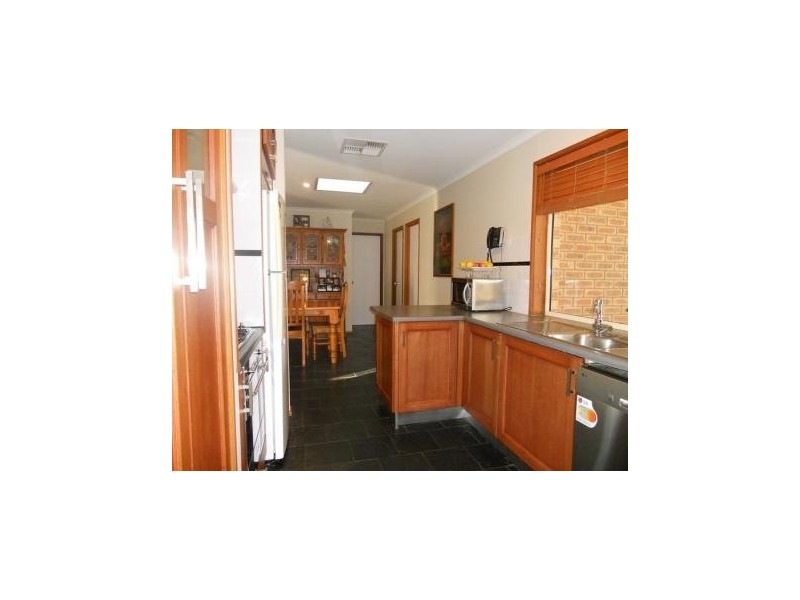 9 Stewart Court, Thurgoona NSW 2640