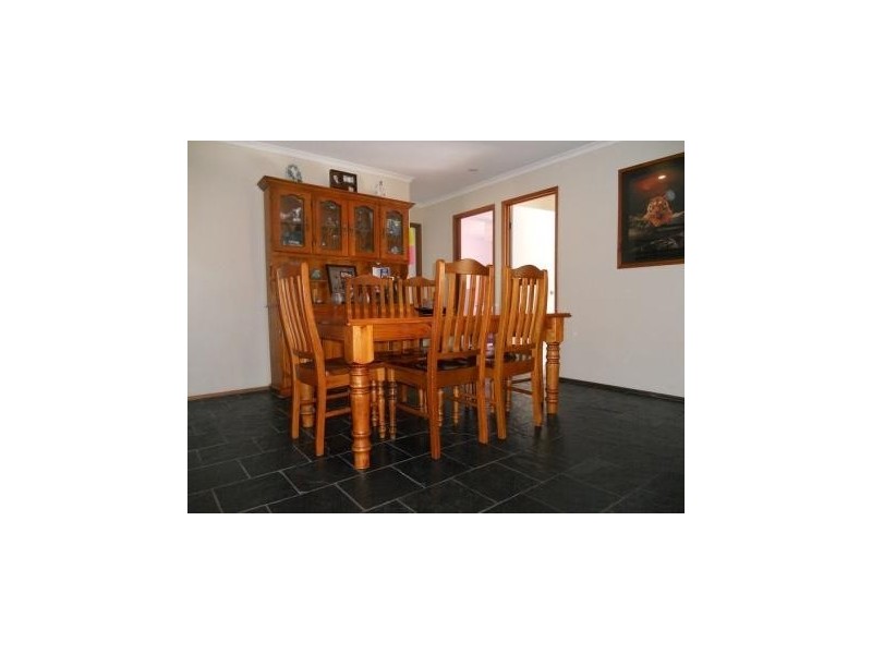 9 Stewart Court, Thurgoona NSW 2640