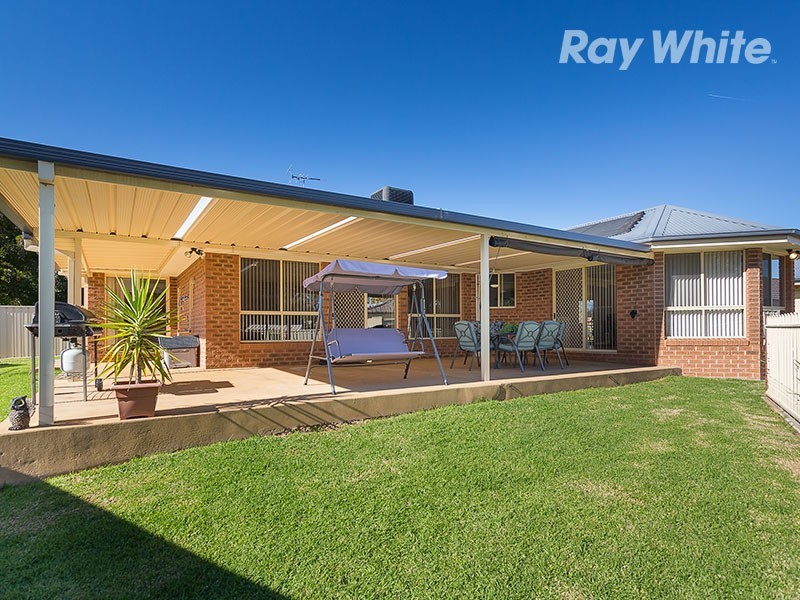 69 Dunne Crescent, Thurgoona NSW 2640