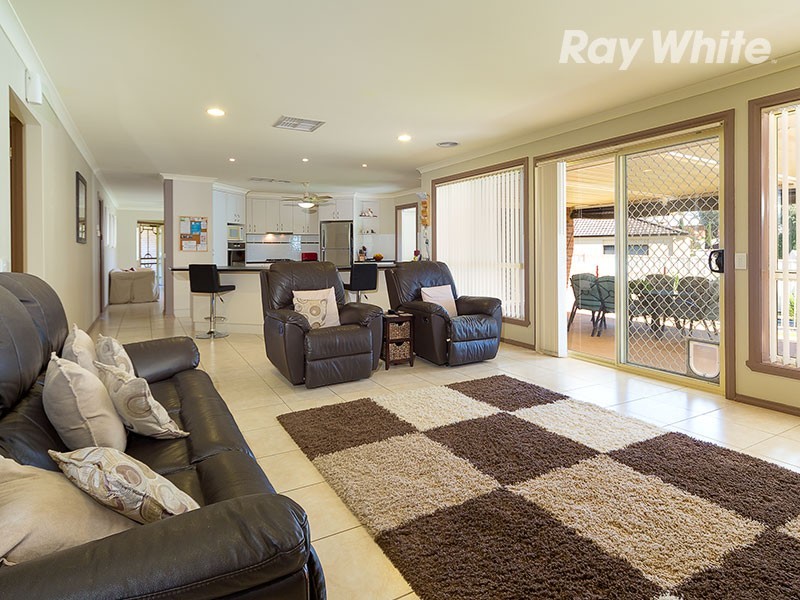 69 Dunne Crescent, Thurgoona NSW 2640