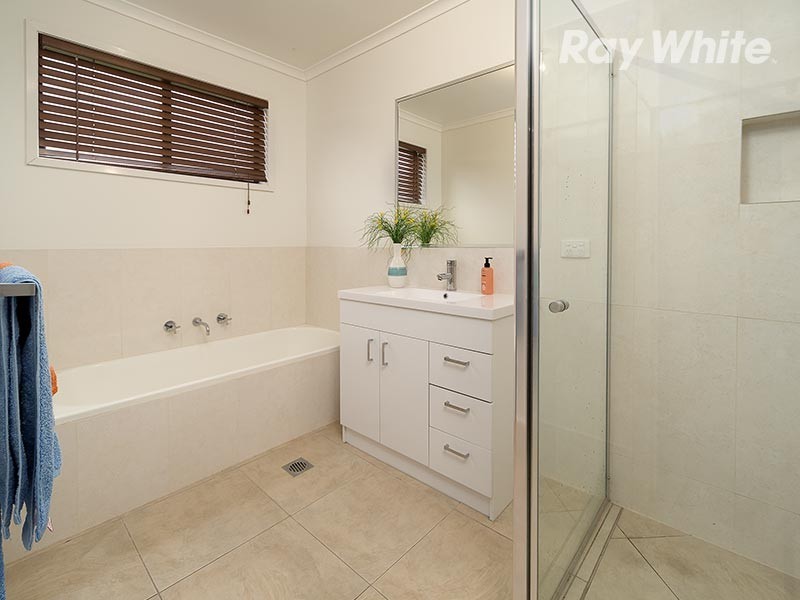 373 Poplar Drive, Lavington NSW 2641
