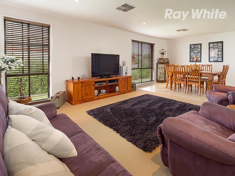 373 Poplar Drive, Lavington NSW 2641