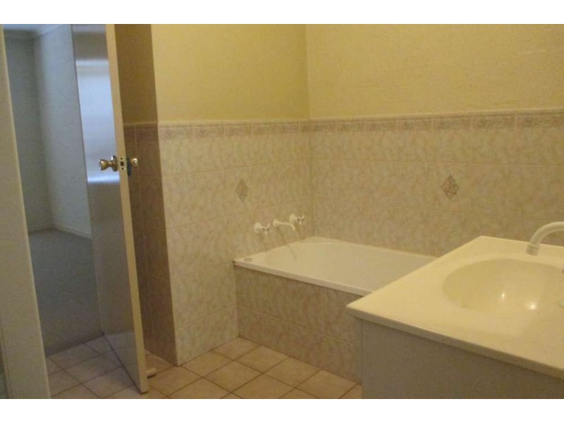 12/478 Breen Street, Lavington NSW 2641