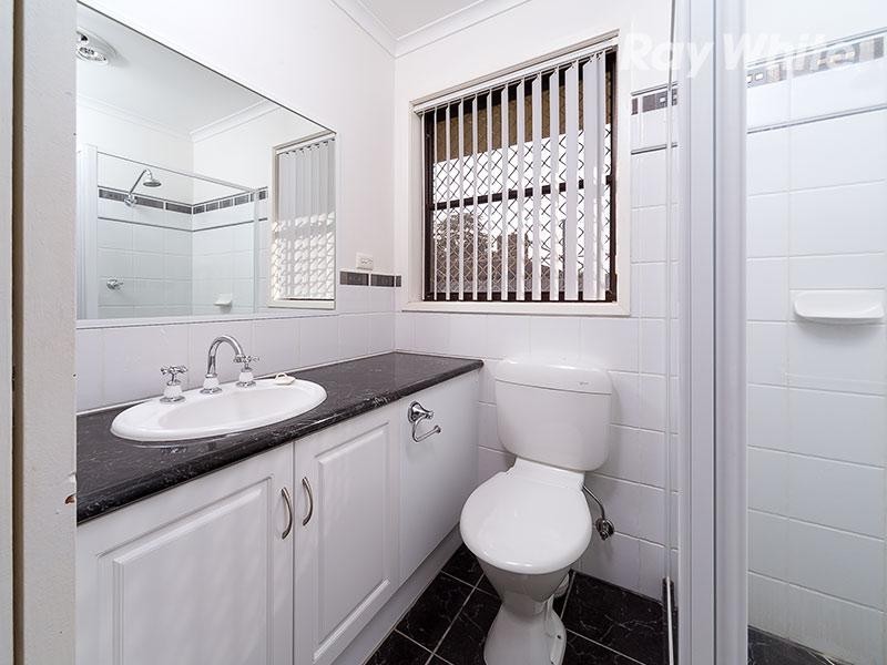 136 Howard Court, Howlong NSW 2643