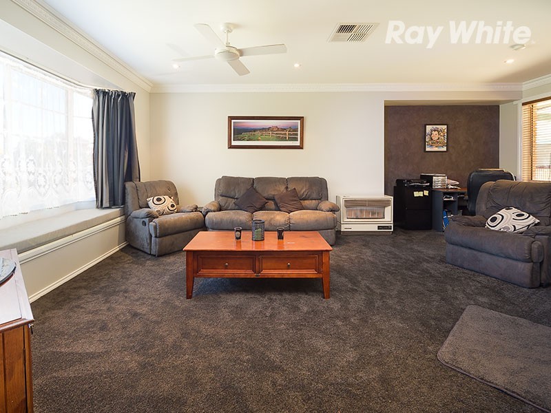 8 Creighton Court, Lavington NSW 2641