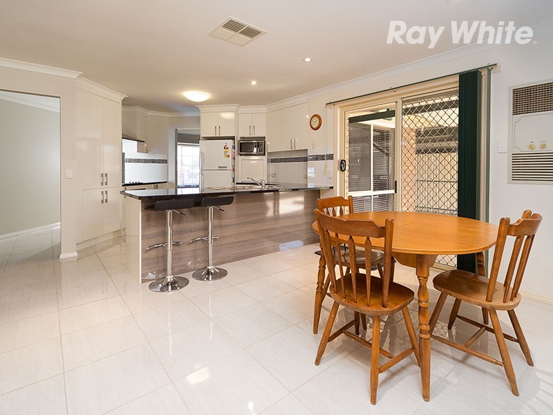 8 Creighton Court, Lavington NSW 2641