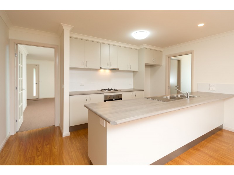 34 Lawson Circuit, Lavington NSW 2641