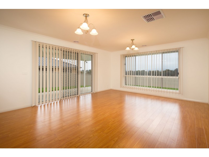 34 Lawson Circuit, Lavington NSW 2641