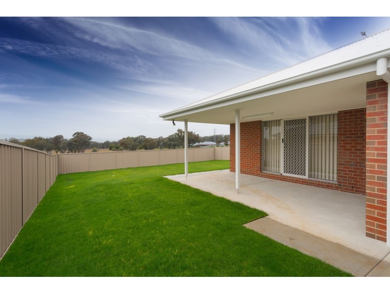 34 Lawson Circuit, Lavington NSW 2641