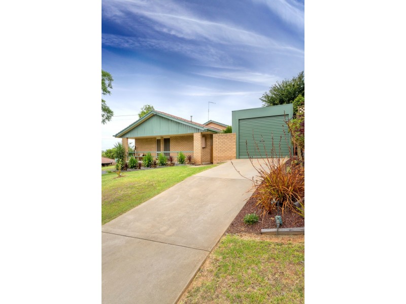 1/16 Michelle Avenue, Lavington NSW 2641