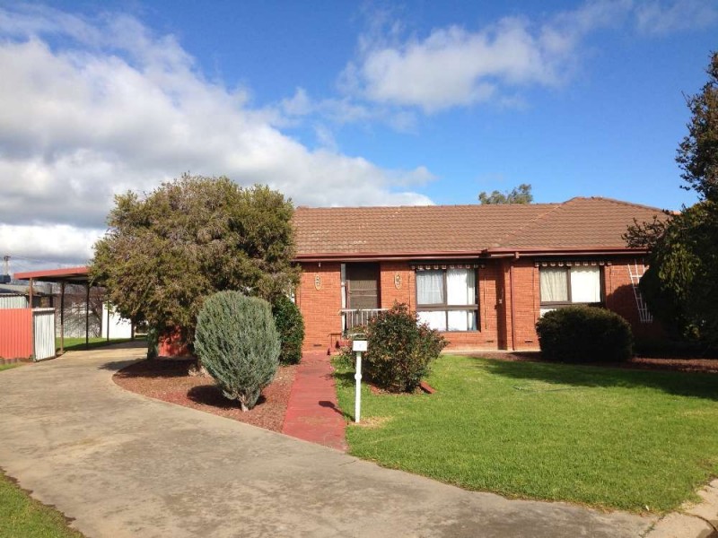 1 Mac Trebley Place, Culcairn NSW 2660