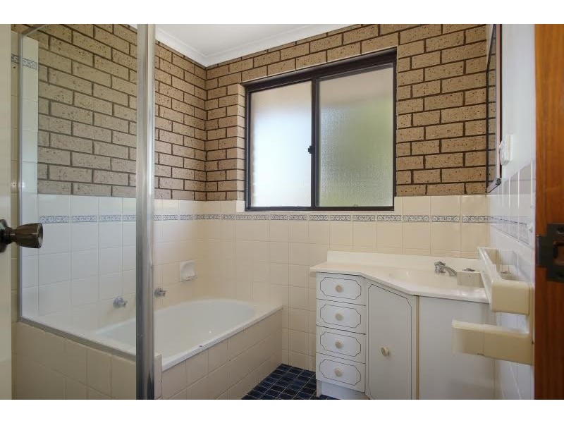 3/411 Bevan Street, Lavington NSW 2641