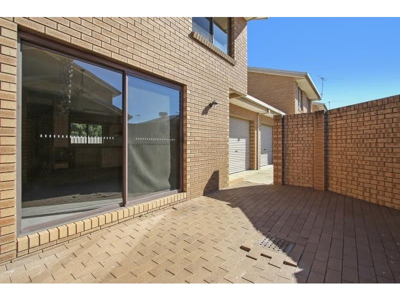 3/411 Bevan Street, Lavington NSW 2641