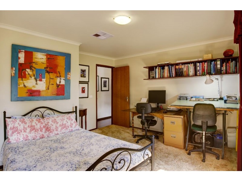 5 Mary Court, Lavington NSW 2641