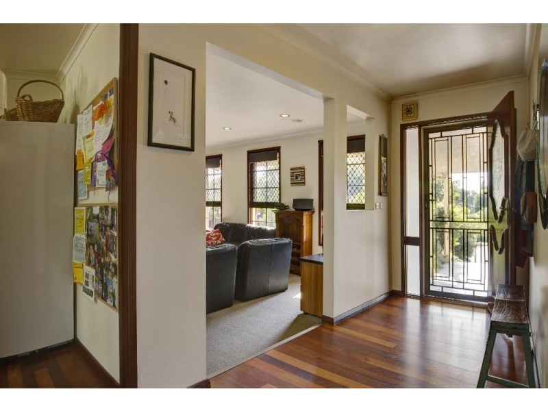 5 Mary Court, Lavington NSW 2641