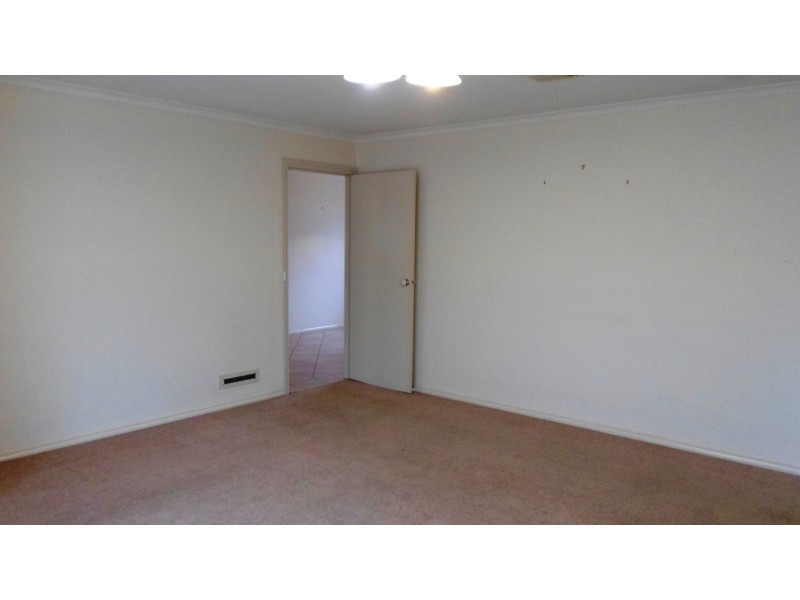 10 Marian Way, Lavington NSW 2641