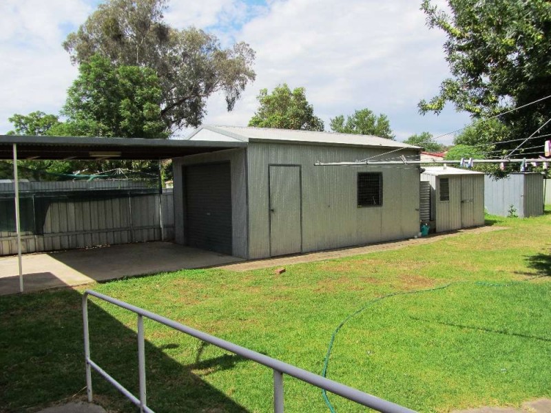 324 Sutherland Street, Lavington NSW 2641