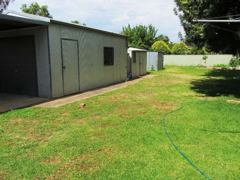 324 Sutherland Street, Lavington NSW 2641