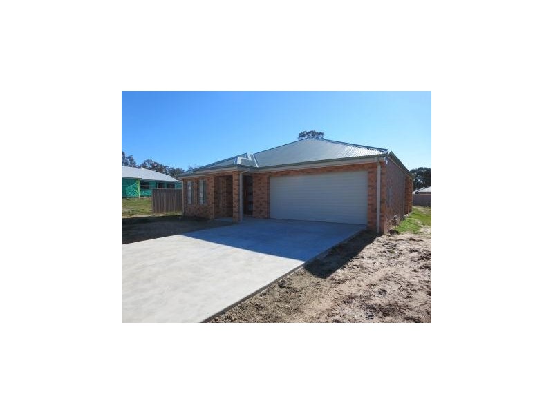 62 Hartigan Street, Thurgoona NSW 2640