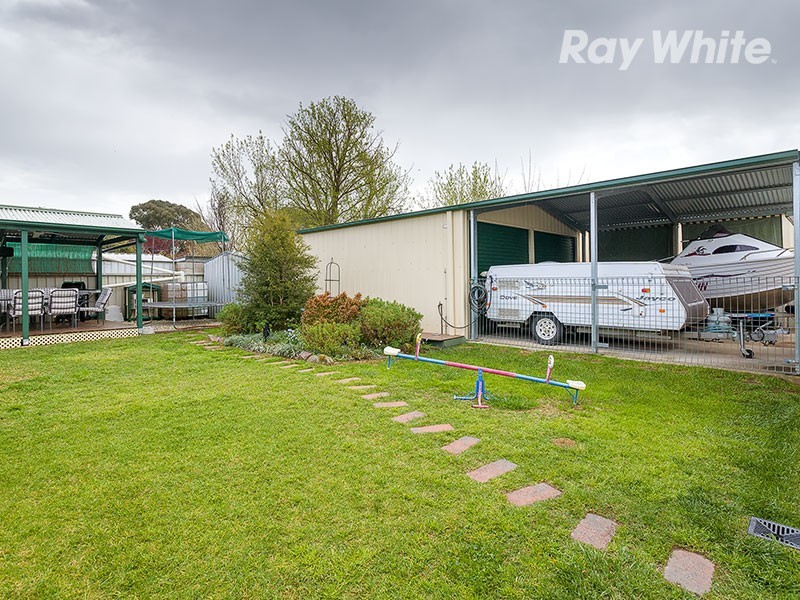 19 Bangalla Place, Lavington NSW 2641