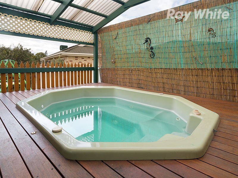 19 Bangalla Place, Lavington NSW 2641