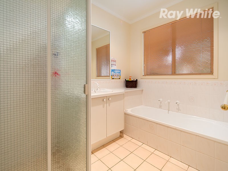 19 Bangalla Place, Lavington NSW 2641