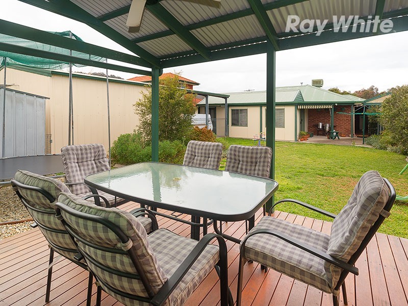 19 Bangalla Place, Lavington NSW 2641