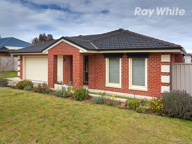 15 Dillagar Place, Lavington NSW 2641
