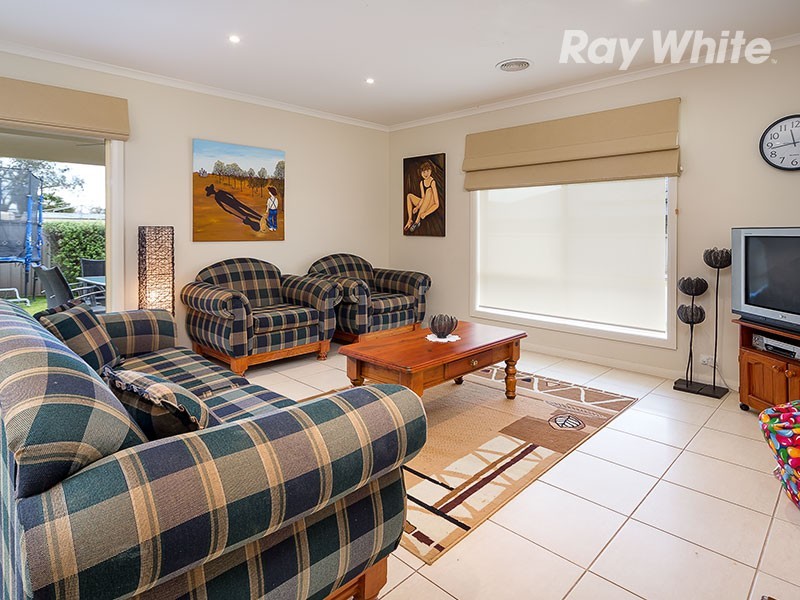 15 Dillagar Place, Lavington NSW 2641