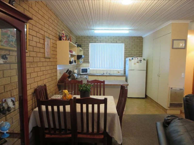 11/413 Bevan Street, Lavington NSW 2641