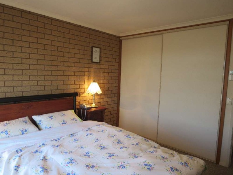 11/413 Bevan Street, Lavington NSW 2641