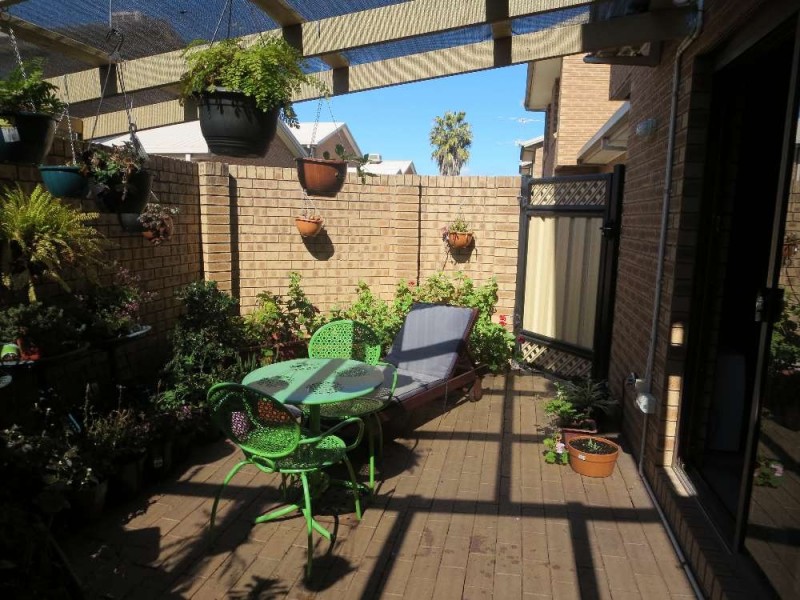 11/413 Bevan Street, Lavington NSW 2641