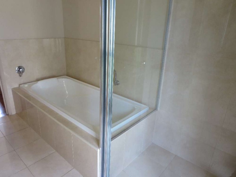 1 St Levans Place, Lavington NSW 2641