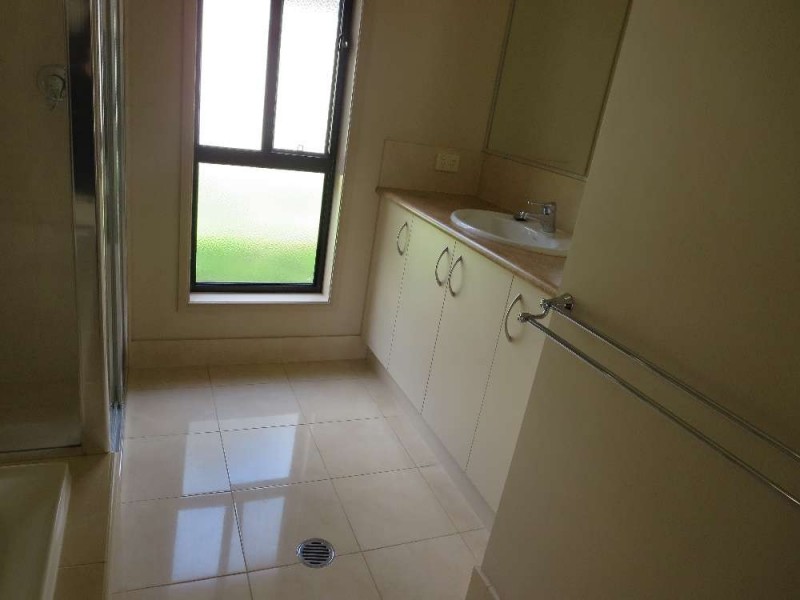 1 St Levans Place, Lavington NSW 2641