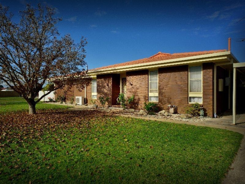 100 Kennedy Street, Howlong NSW 2643