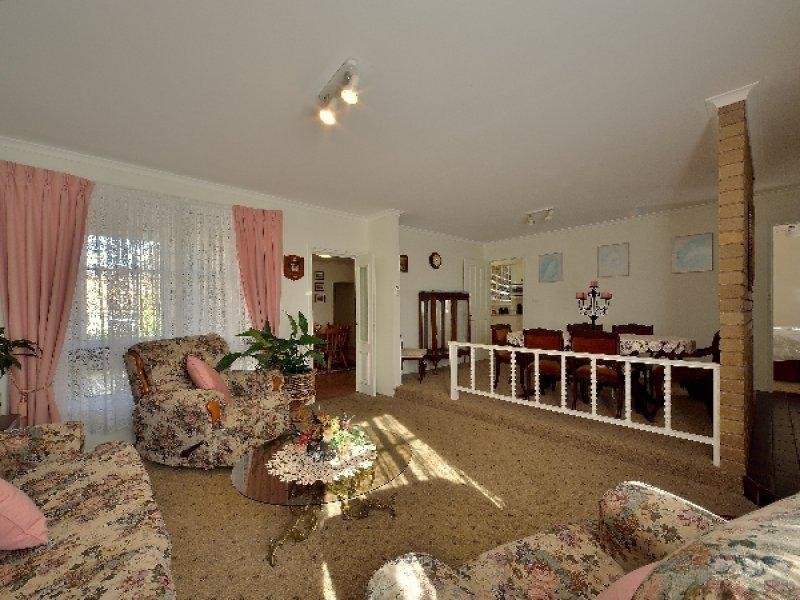 100 Kennedy Street, Howlong NSW 2643