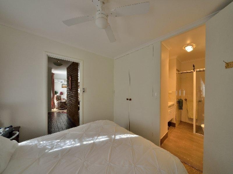 100 Kennedy Street, Howlong NSW 2643