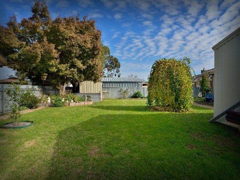 100 Kennedy Street, Howlong NSW 2643