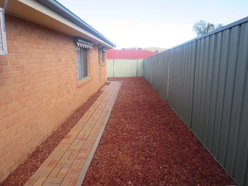 13 Cooper Close (aka 3/25 Harmer St), Glenroy NSW 2640