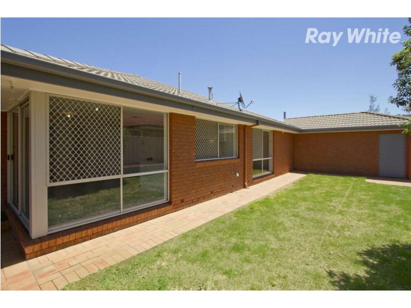 14 Cooper Close, Glenroy NSW 2640