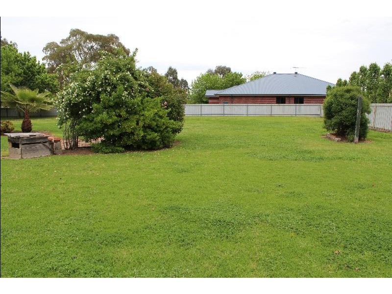 137 Pell Street, Howlong NSW 2643