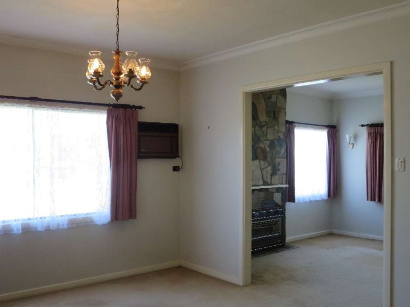 492 Ashford Street, Lavington NSW 2641