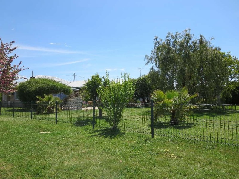 492 Ashford Street, Lavington NSW 2641