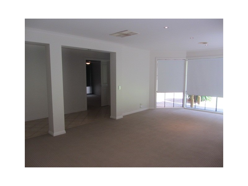 140 Mountford Crescent, East Albury NSW 2640