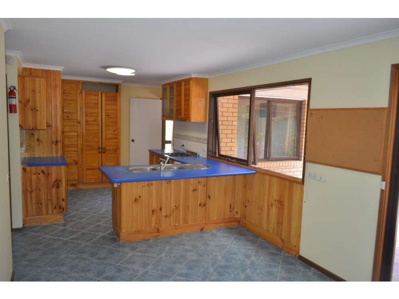 664 Pearsall Street, Lavington NSW 2641