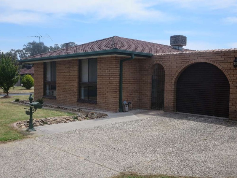 21 Sunwood Drive, Lavington NSW 2641