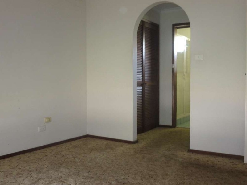 21 Sunwood Drive, Lavington NSW 2641