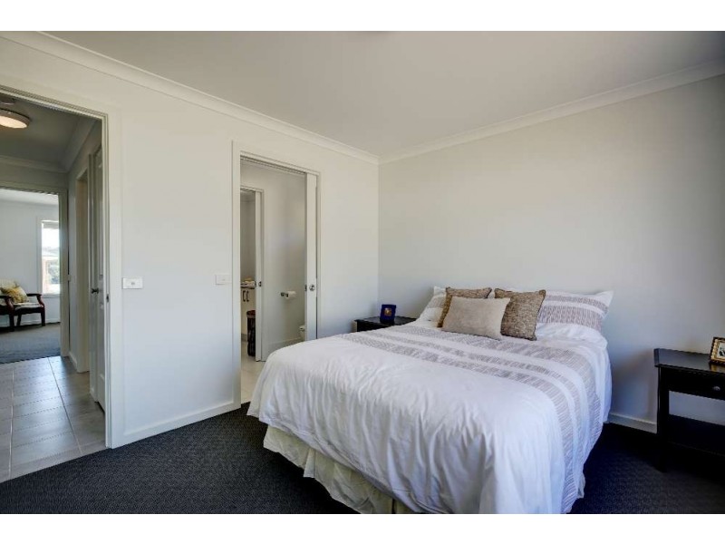 9/480 Wagga Road, Lavington NSW 2641