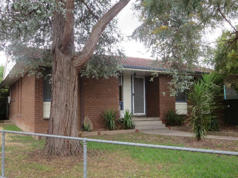 1 Garnet Place, Springdale Heights NSW 2641
