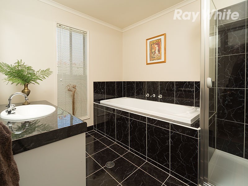 10 Belah Court, Thurgoona NSW 2640
